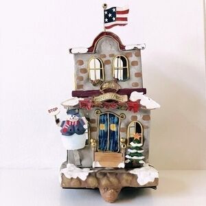 Vintage Santa Claus Village Precinct Building 8" Hand-Painted Christmas VG